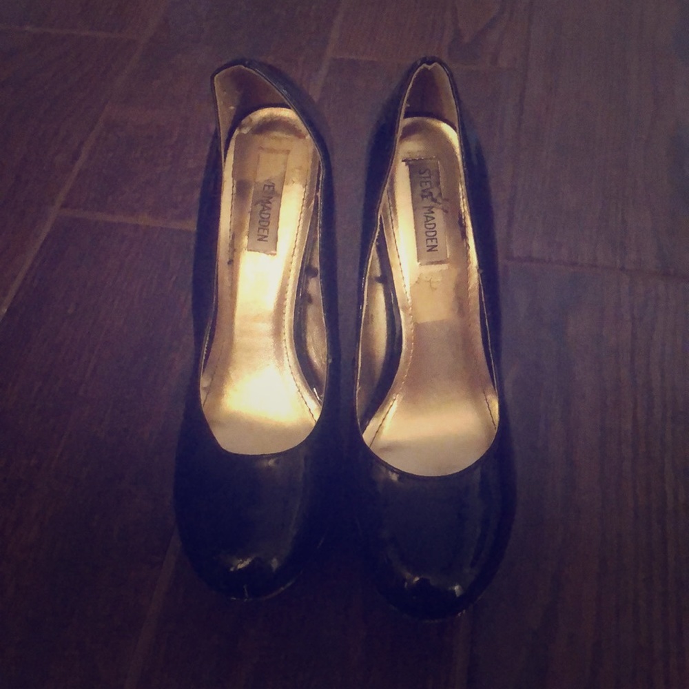 Steven Madden pattern wedges